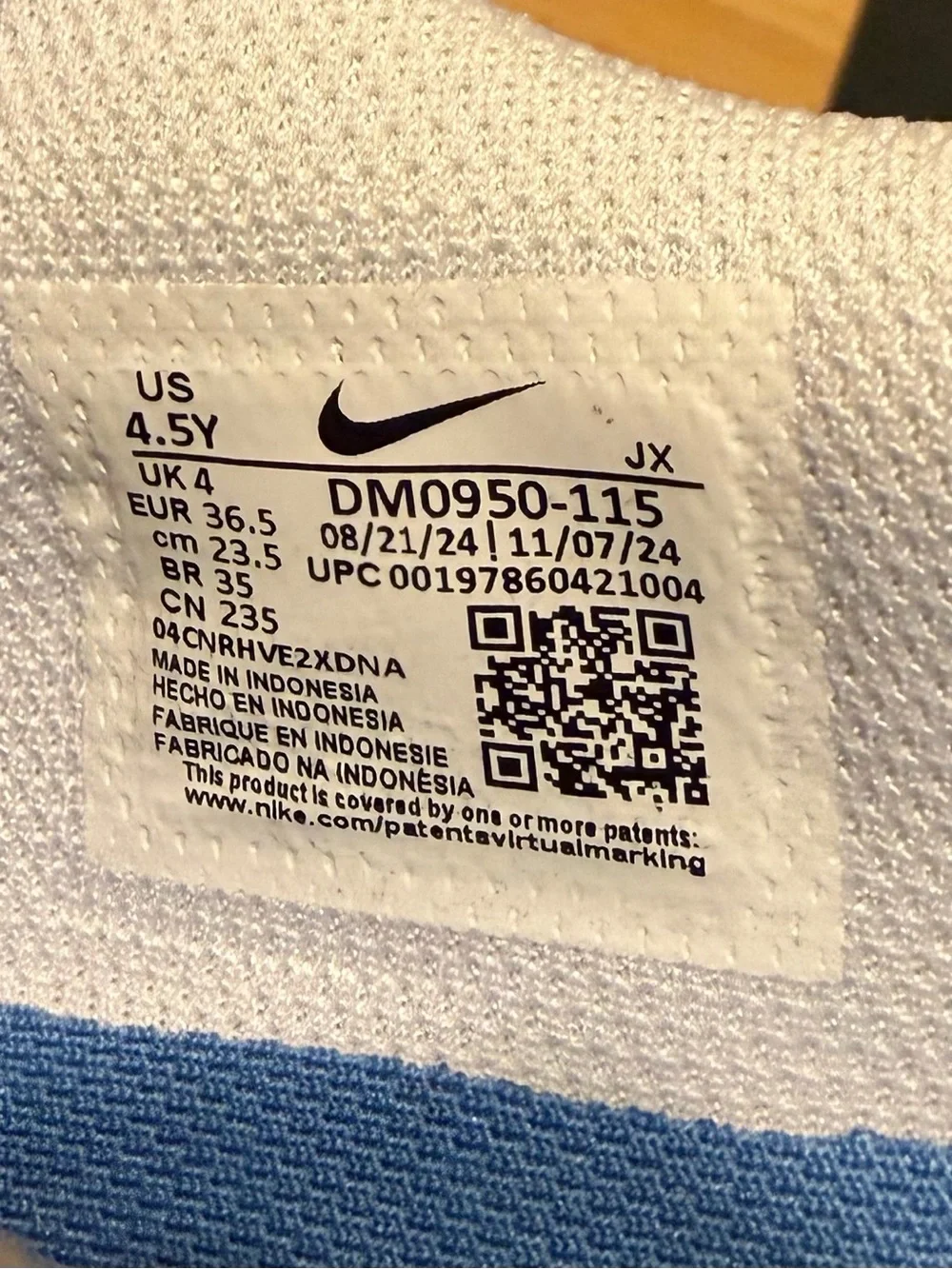 Nike NWOT Youth 4.5 Cortez tennis shoe